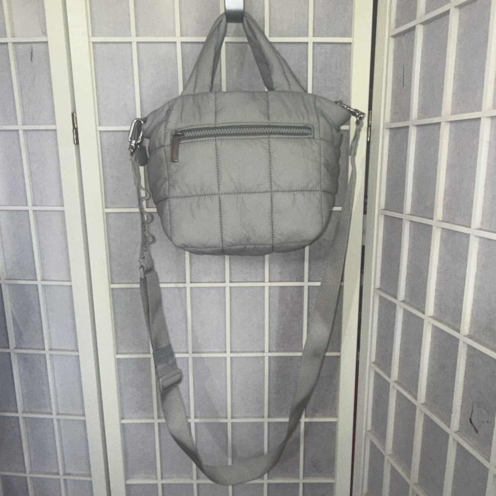 Lululemon Quilted Grid Crossbody Bag Green Gray Puffer Tote Adjustable Strap O/S - Picture 3 of 16